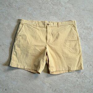 GAP Men's Yellow Khakis 8" Shorts Size 42